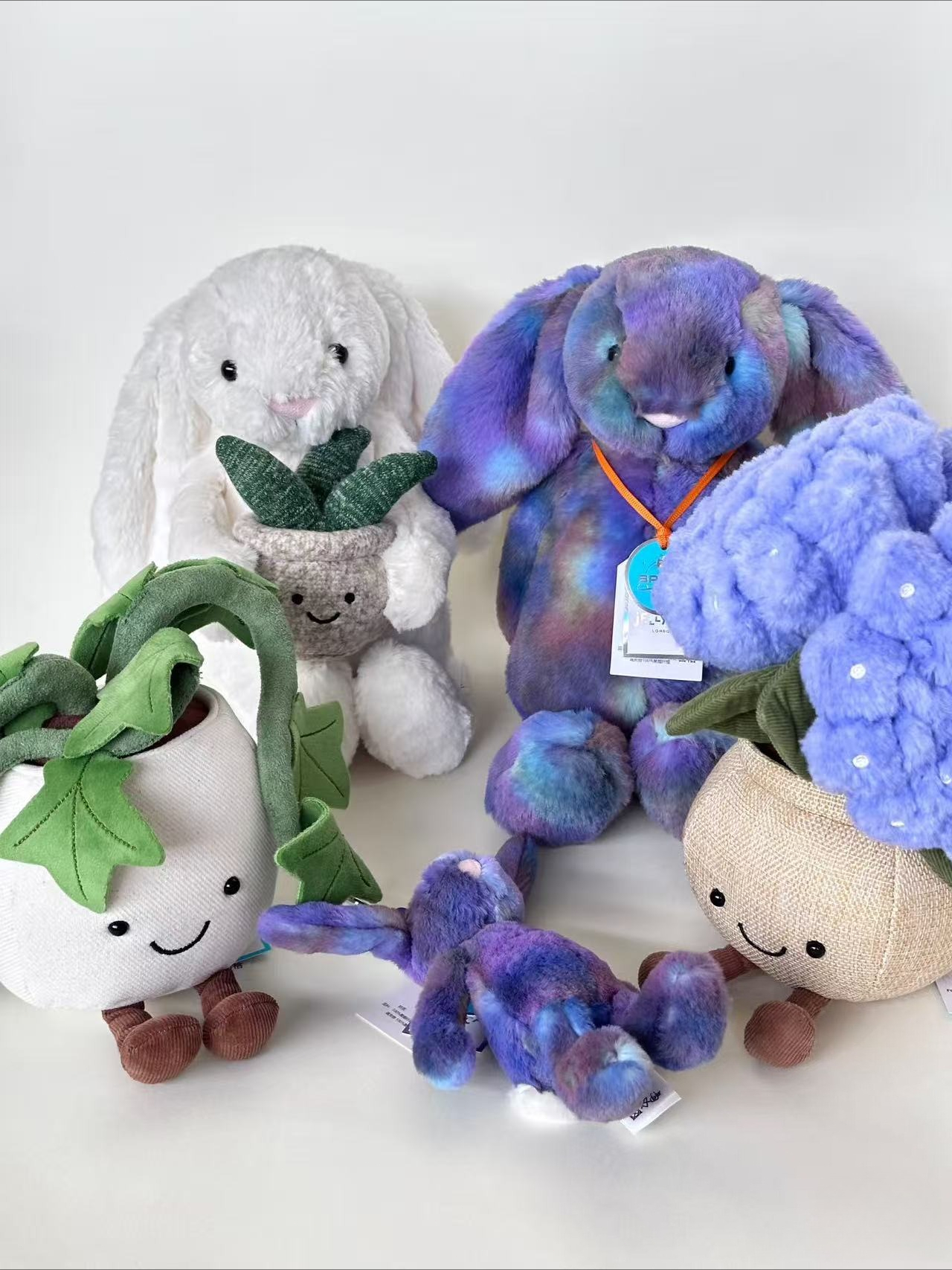 J,C Bashful Cat Plush Toy Supe - مراجعة Food Snacks To Eat وسعره